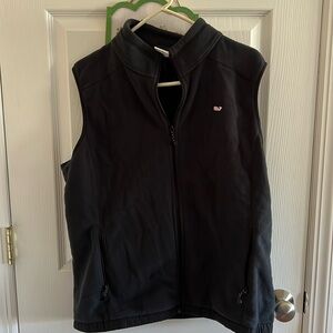 Vineyard Vines black fleece vest